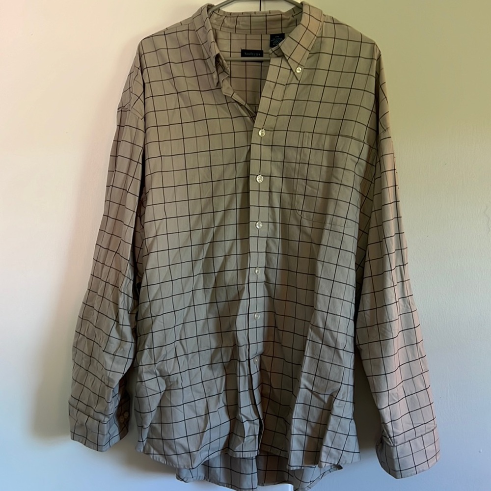 Mens Van Heusen Dress Shirt